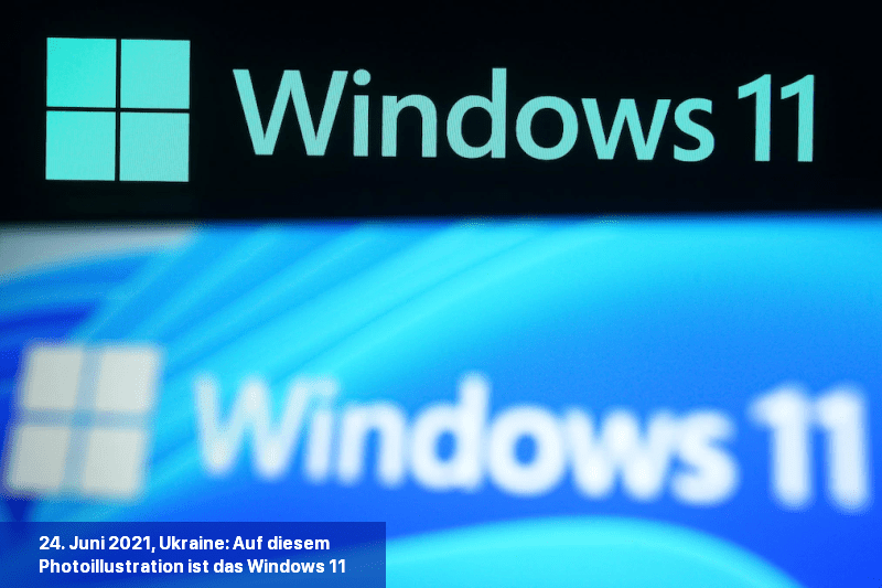 24. Juni 2021, Ukraine: Auf diesem Photoillustration ist das Windows-11-Logo auf einem Smartphone und einem PC-Bildschirm im Hintergrund zu sehen. Microsoft hat während einer Veranstaltung am 24. Juni 2021 Windows 11, die neue Generation des Windows-Betriebssystems (OS), vorgestellt. Ukraine - ZUMAs197 20210624_zaa_s197_178 Urheberrecht: xPavloxGoncharx
