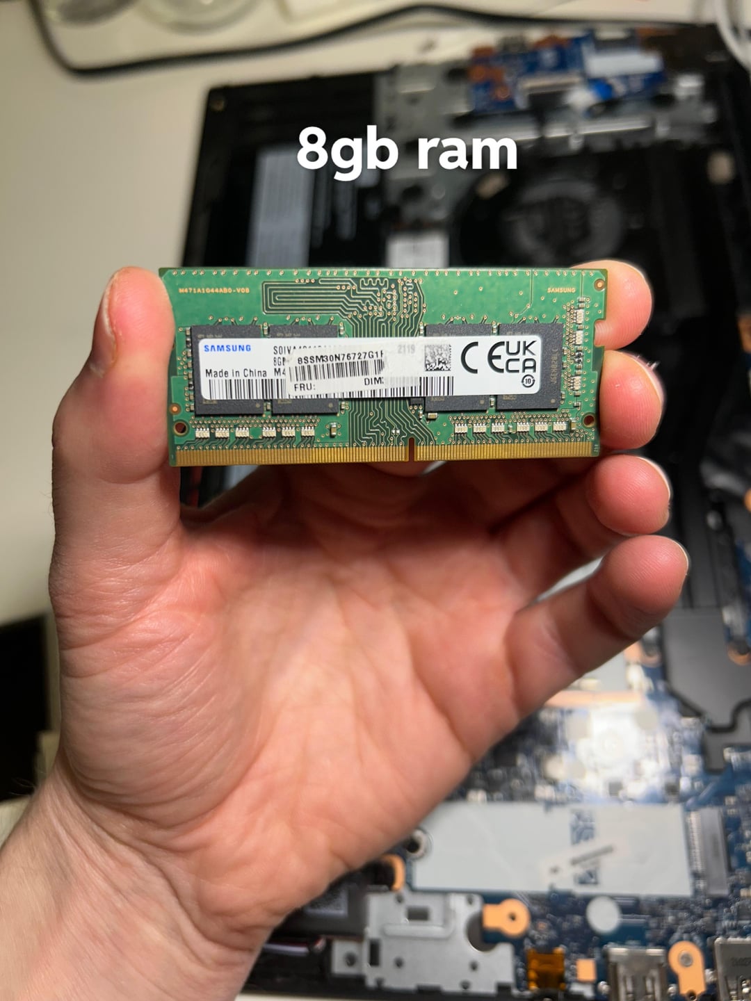 Ich habe mein E15 Gen 3 geöffnet und nur einen RAM-Riegel gefunden