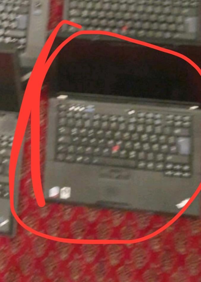 Kann jemand dieses ThinkPad anhand dieses Bildes identifizieren... 