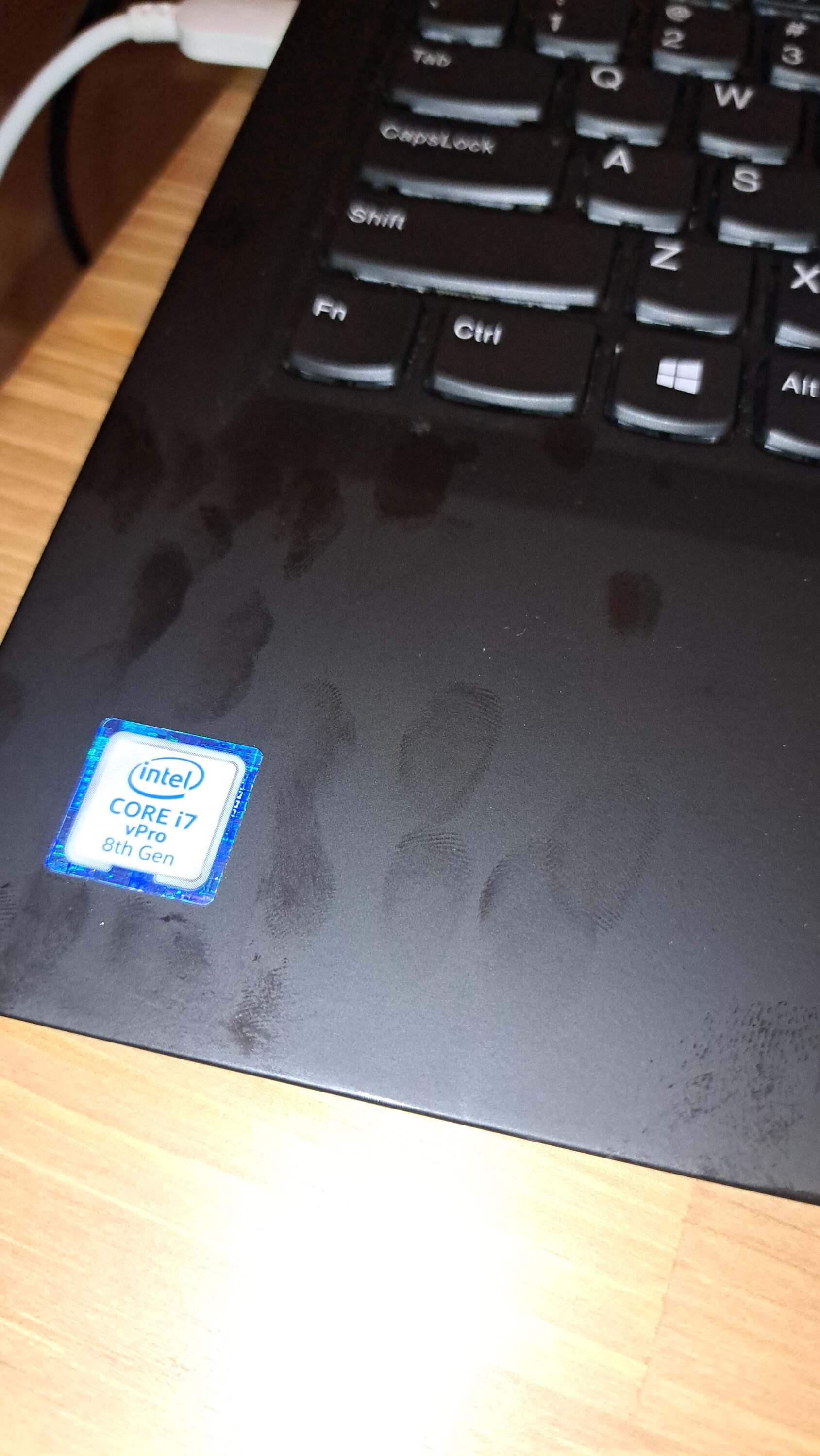 Habe meinen ersten ThinkPad bekommen. Fingerabdrücke ...